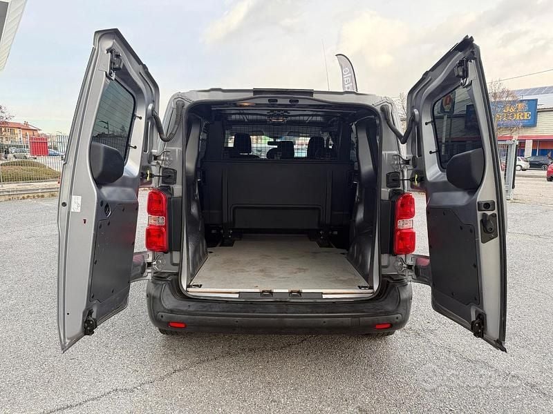 Usata Opel Vivaro 150 CV (110 kW) 2021 Grigio Monovolume