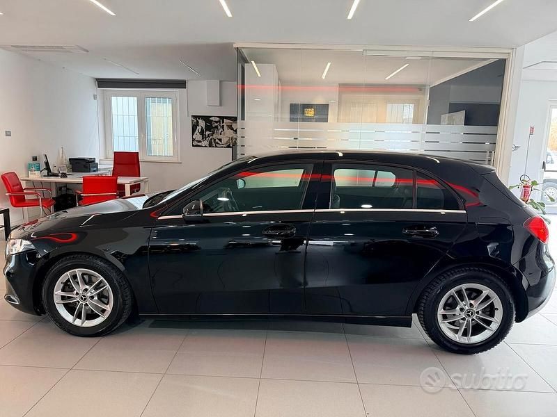 Usata Mercedes A180 Business 116 CV (85 kW) 2020 Nero Berlina
