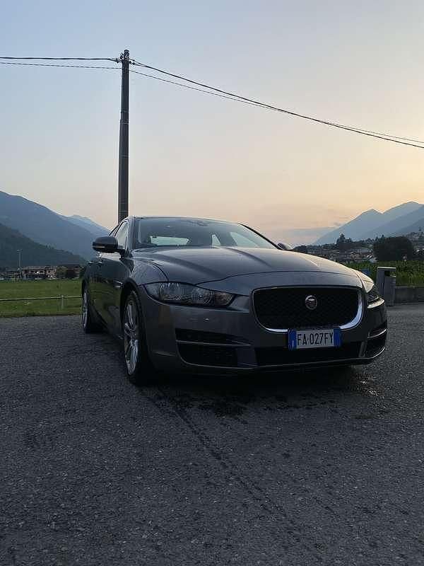 Usata 2015 Jaguar XE Tre volumi | 10.000 € (Buon prezzo) - Immagine 1/4