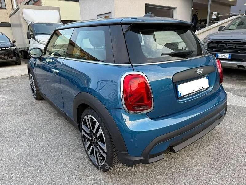 Begagnad Mini ONE Essential 102 HK (75 kW) 2021 Blå Halvkombi