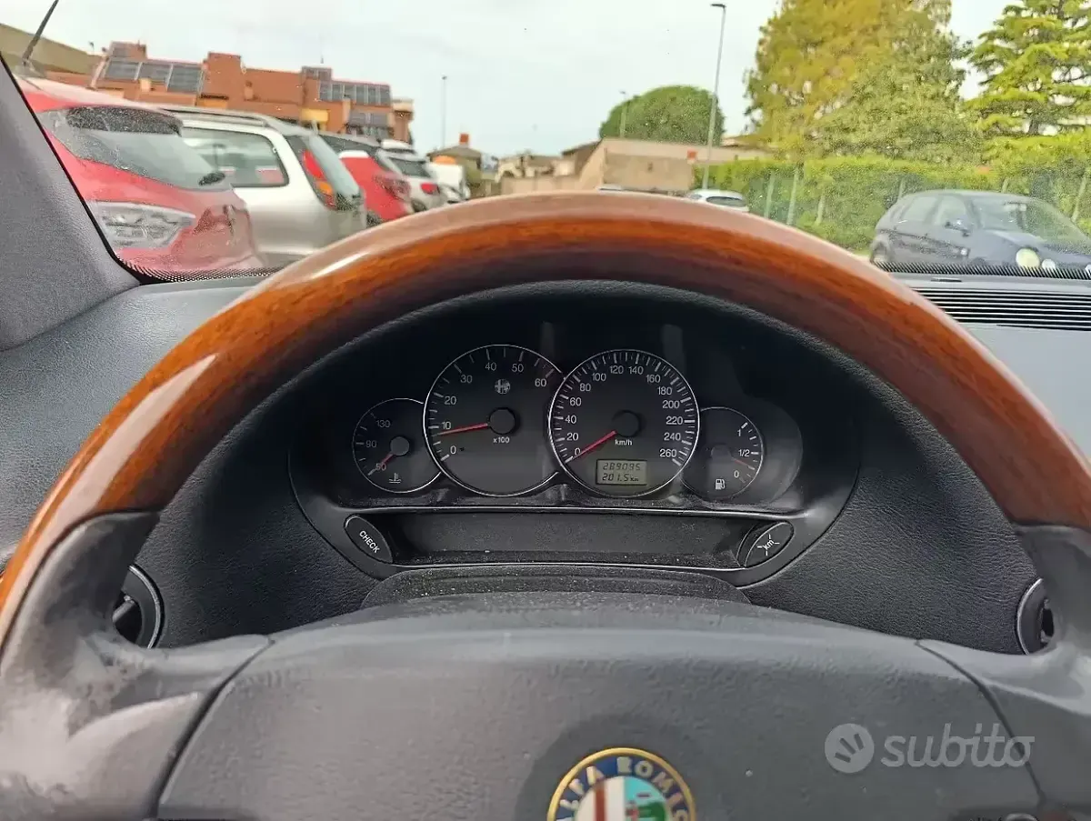 Usata Alfa Romeo 166 140 CV (102 kW) 2000 Grigio Berlina