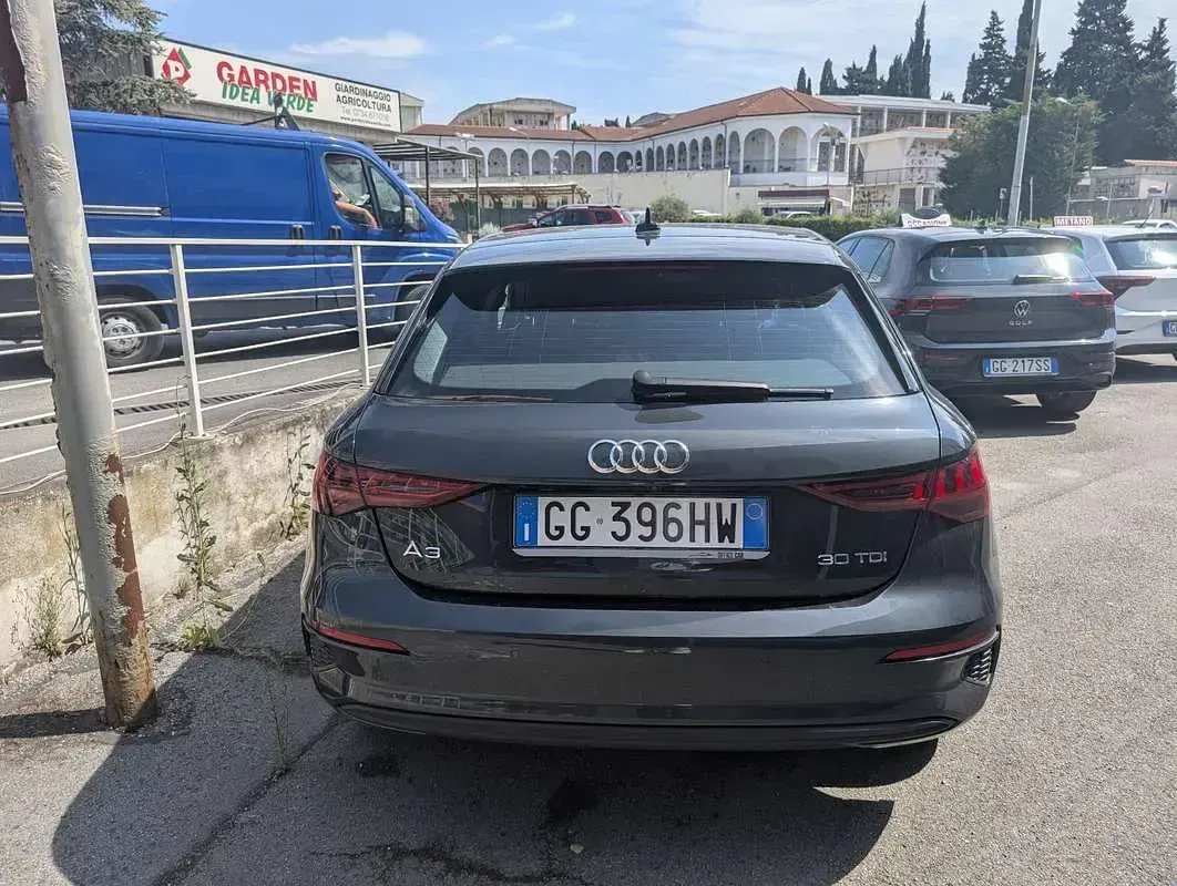 Usata Audi A3 Sportback Business 116 CV (85 kW) 2021 Grigio Utilitaria