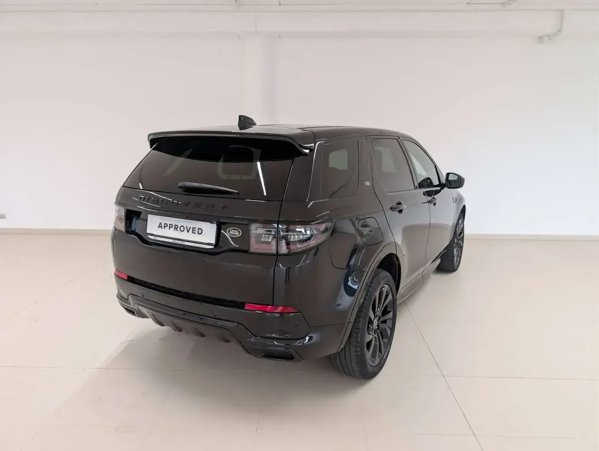 Usata Land Rover Discovery Sport R-Dynamic 163 CV (119 kW) 2022 Santorini black SUV