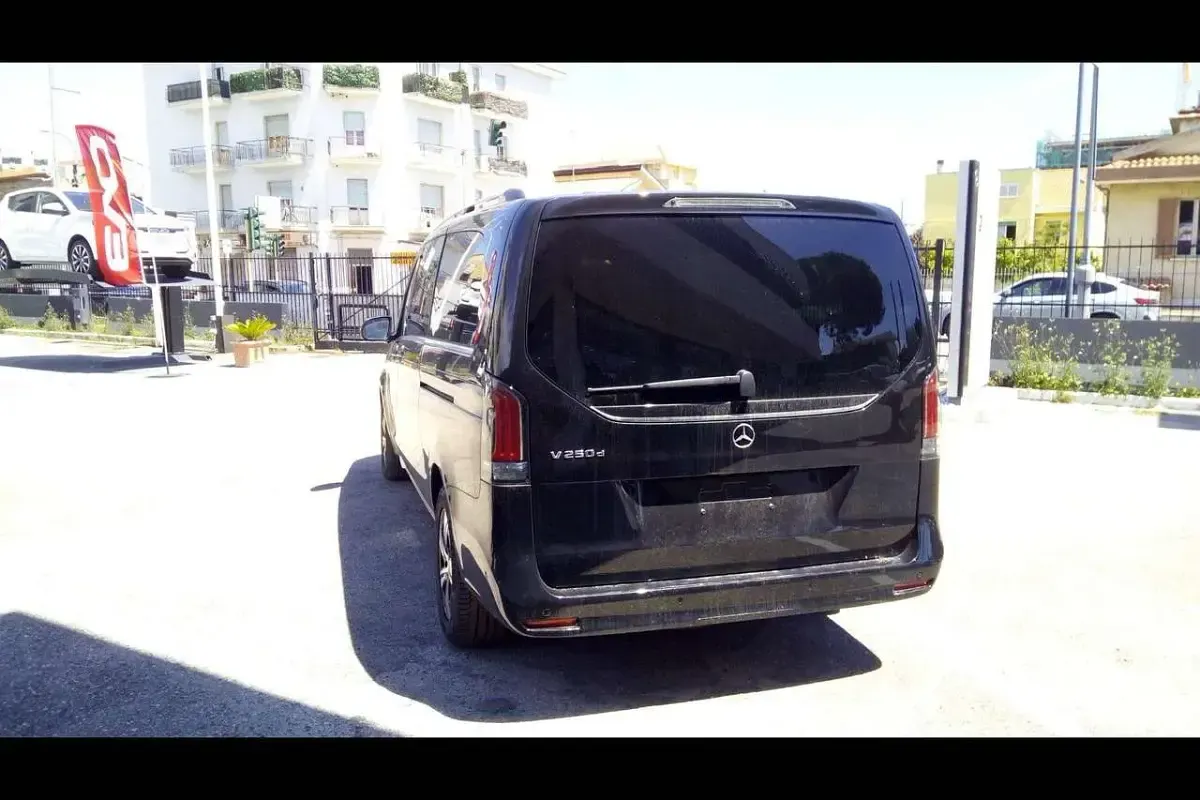 Nuova Mercedes V250 Avantgarde 190 CV (139 kW) 2026 9197  nero ossidana Monovolume