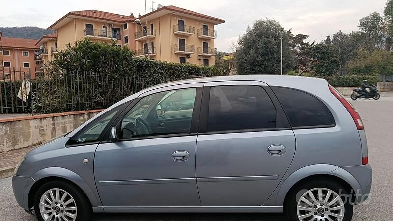 Usata Opel Meriva 101 CV (74 kW) 2005 Grigio Monovolume