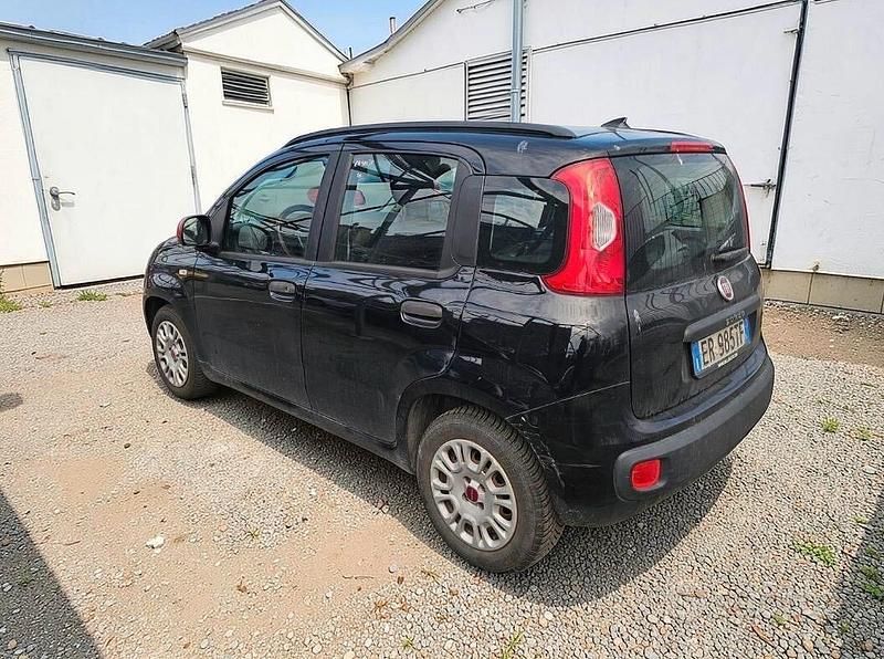 Usata Fiat Panda Lounge 69 CV (50 kW) 2013 Nero Utilitaria