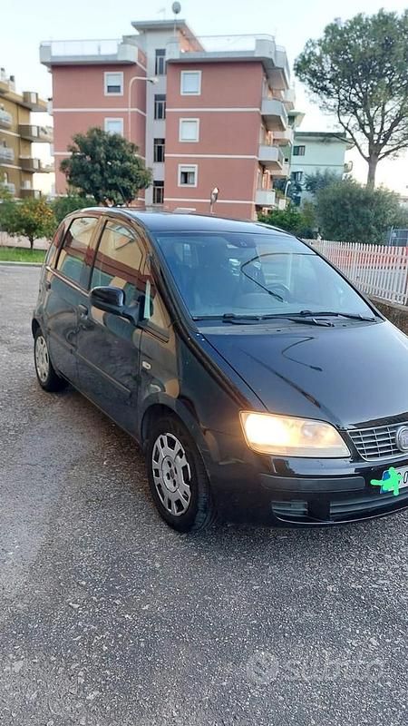 Usata Fiat Idea Emotion 95 CV (69 kW) 2010 Nero Monovolume
