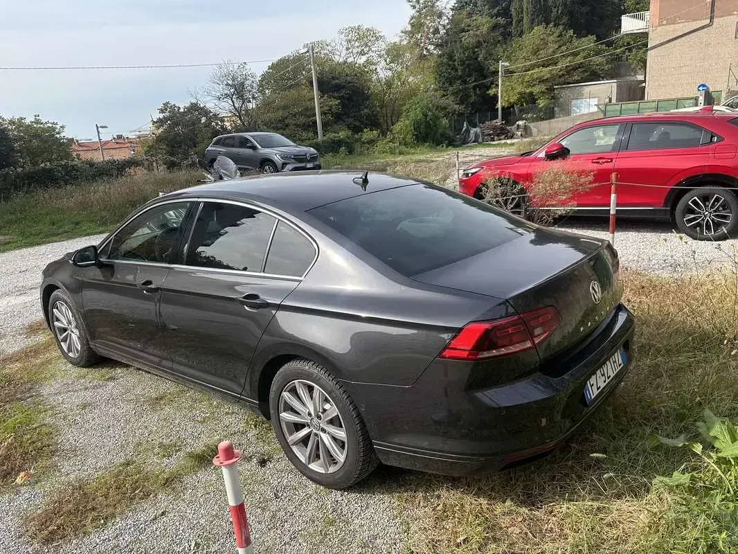 Usata VW Passat Business 120 CV (88 kW) 2019 Berlina