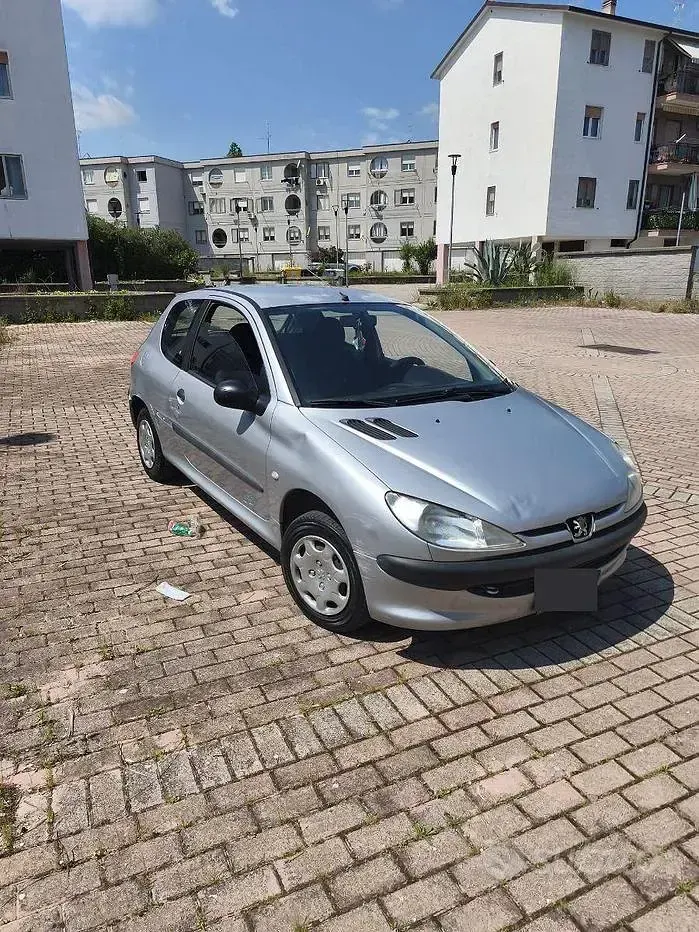 Usata Peugeot 206 60 CV (44 kW) 1999 Grigio Utilitaria