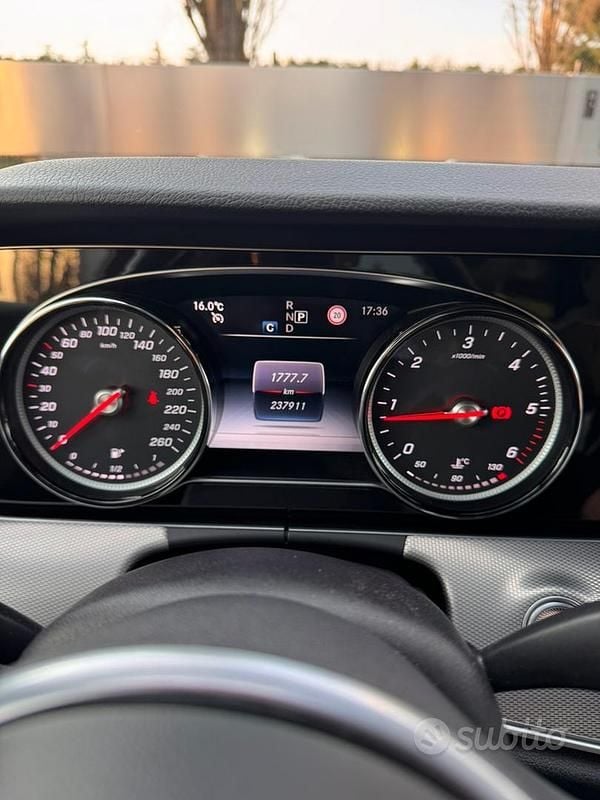 Usata Mercedes E220 184 CV (135 kW) 2019 Nero Berlina