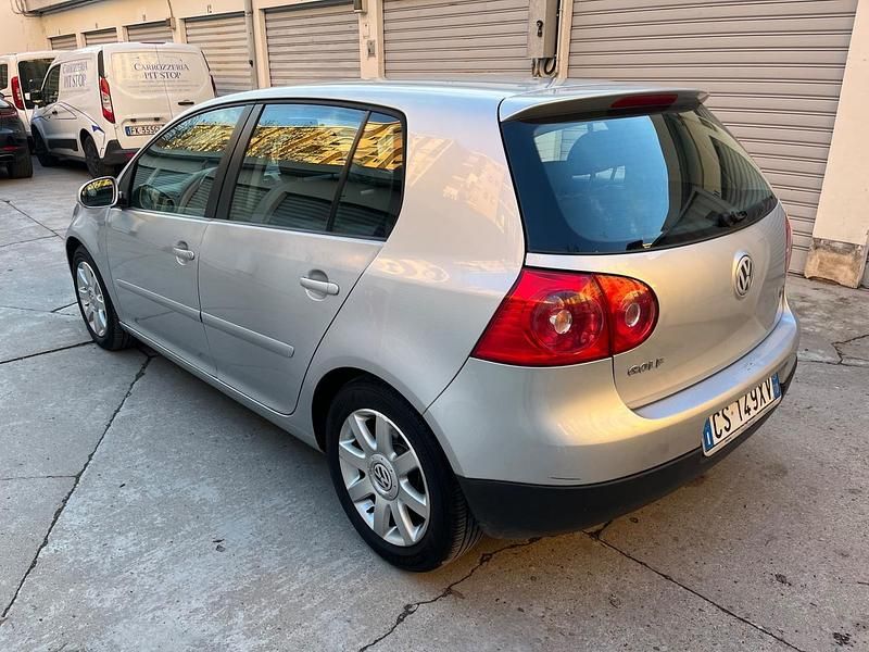 Usata VW Golf IV Sportline 116 CV (85 kW) 2005 Argento Berlina