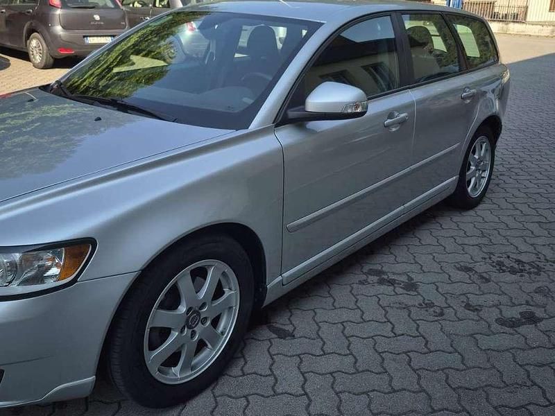 Usata Volvo V50 114 CV (83 kW) 2012 Argento Station wagon
