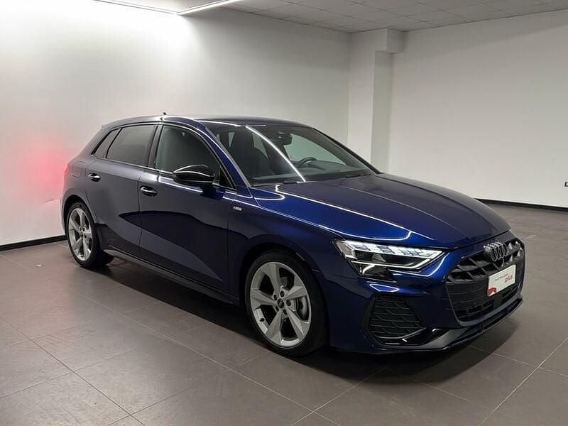 Usata Audi A3 Sportback S-Line 150 CV (110 kW) 2025 Blu Utilitaria