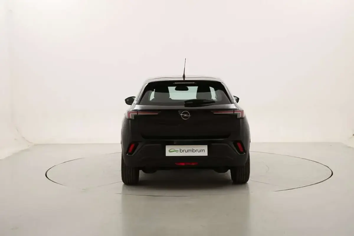Usata Opel Mokka Edition 56 kW (77 CV) 2021 Nero SUV