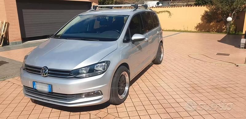 Usata VW Touran 150 CV (110 kW) 2020 Grigio Monovolume