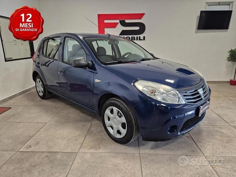 Usata Dacia Sandero Lauréate 75 CV (55 kW) 2009 Blu Berlina