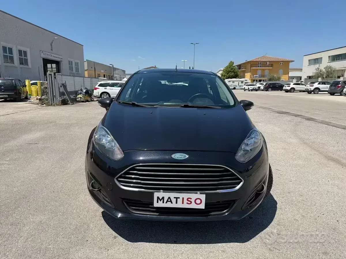 Usata Ford Fiesta 75 CV (55 kW) 2014 Nero Utilitaria