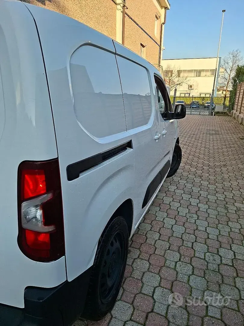 Usata Citroën e-Berlingo 130 CV (95 kW) 2019 Bianco Monovolume