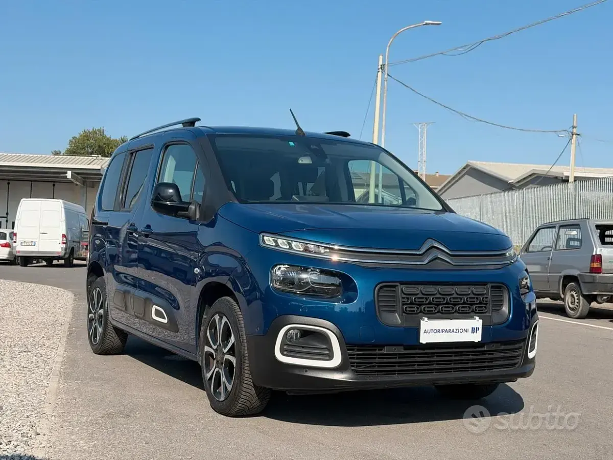 Usata Citroën Berlingo Start 131 CV (96 kW) 2021 Blu/azzurro Monovolume