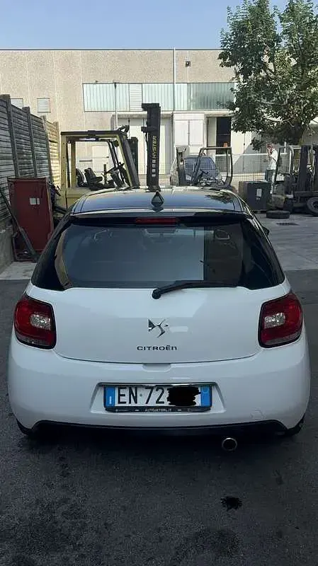 Usata Citroën DS3 Chic 95 CV (69 kW) 2012 Berlina