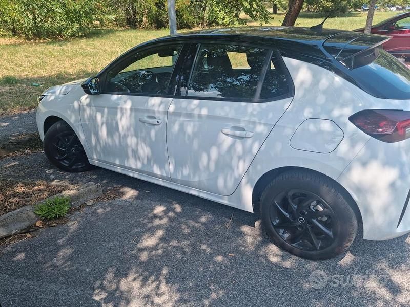 Usata Opel Corsa GS Line 102 CV (75 kW) 2022 Bianco Berlina