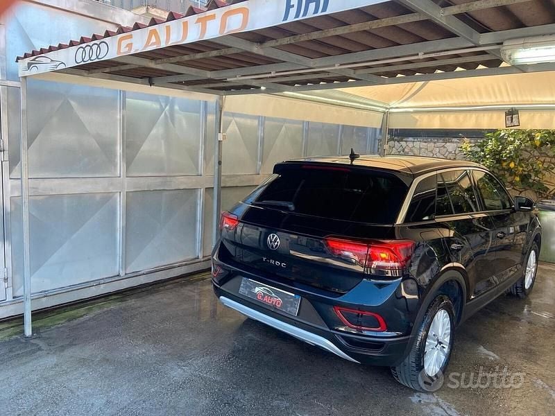 Usata VW T-Roc Life 110 CV (80 kW) 2023 Nero SUV