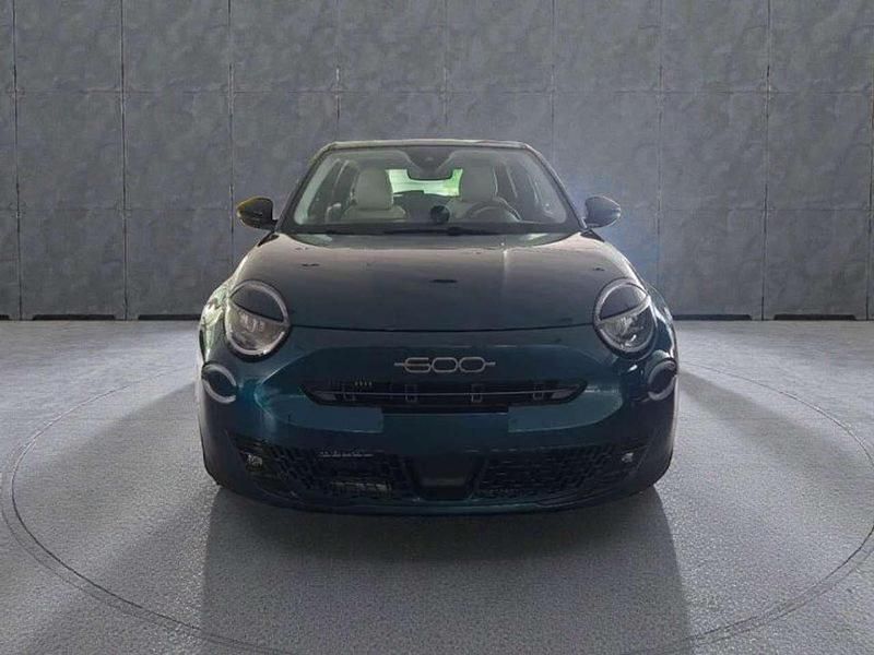 Nuova Fiat 600 101 CV (74 kW) 2026 Verde SUV