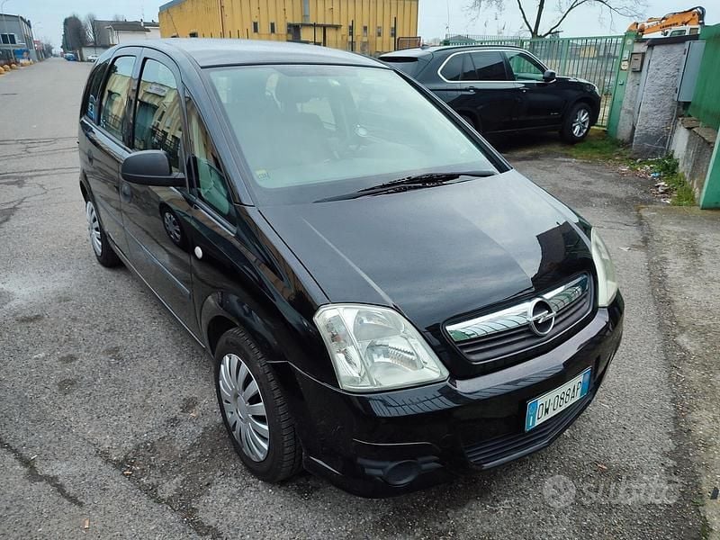 Nero Usata 2009 Opel Meriva Club Monovolume | 700 € (Super prezzo) - Immagine 1/4