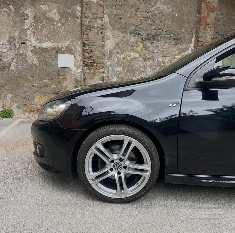 Usata VW Golf VI R-line 140 CV (102 kW) 2010 Nero Utilitaria