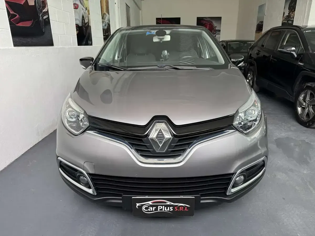 Usata Renault Captur 90 CV (66 kW) 2014 Grigio SUV