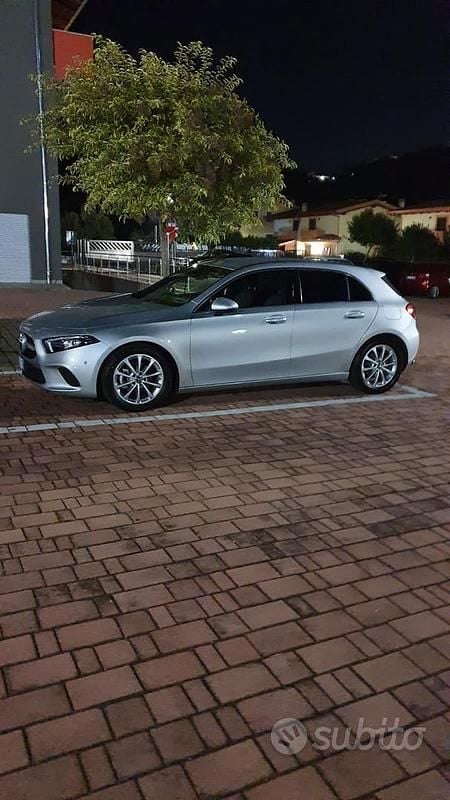 Usata Mercedes A180 Sport 116 CV (85 kW) 2019 Grigio Berlina