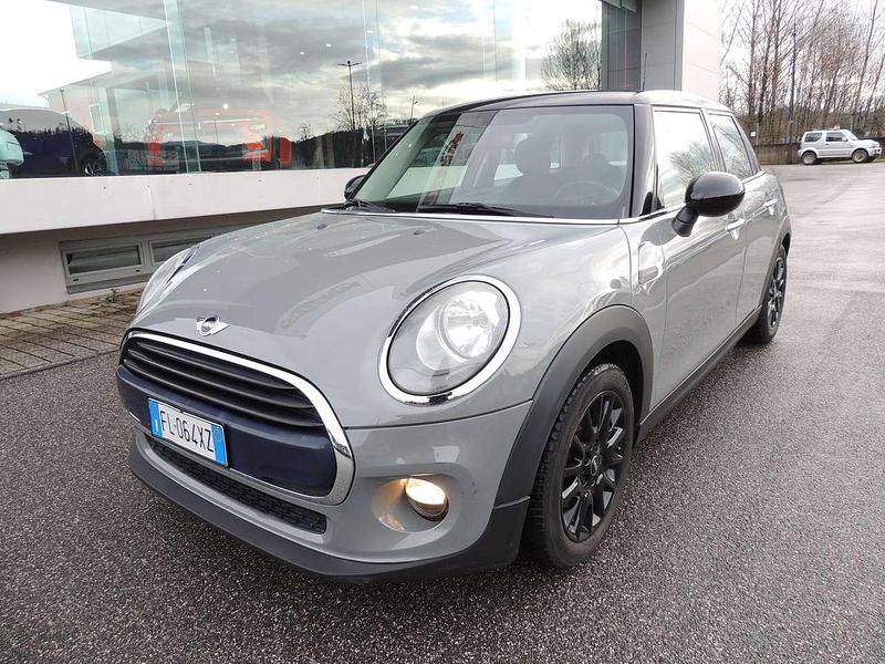 Usata Mini Cooper D 116 CV (85 kW) 2017 Grigio Utilitaria