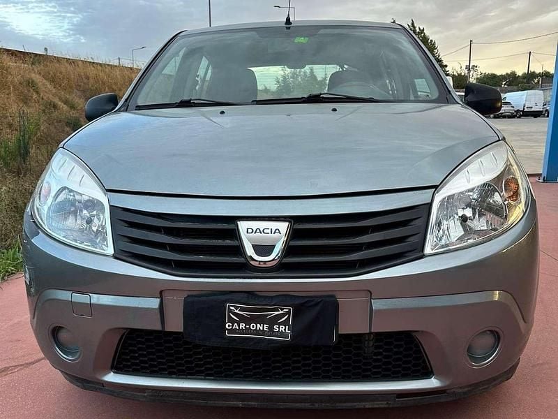 Other Usata 2010 Dacia Sandero Due volumi | 4000 € (Buon prezzo) - Immagine 1/4