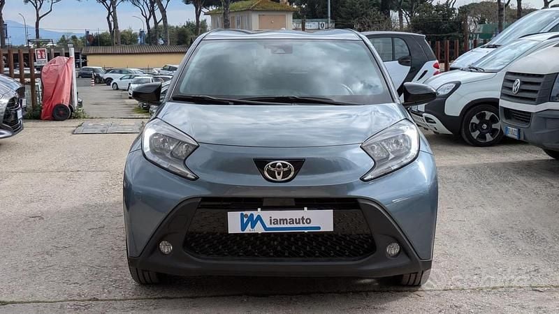 Usata Toyota Aygo X Active 72 CV (52 kW) 2025 Grigio SUV