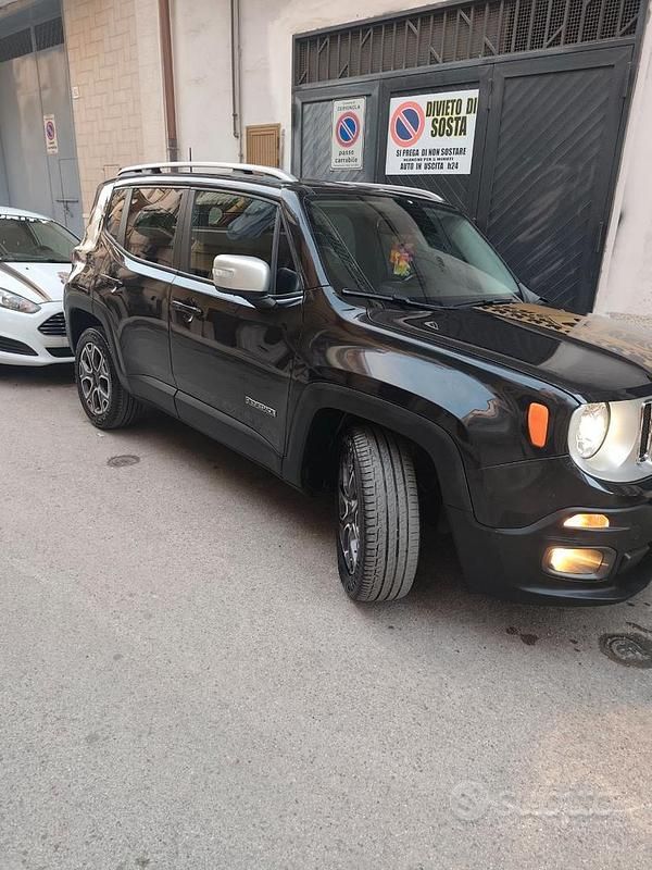 Usata Jeep Renegade Limited 140 CV (102 kW) 2015 Nero SUV