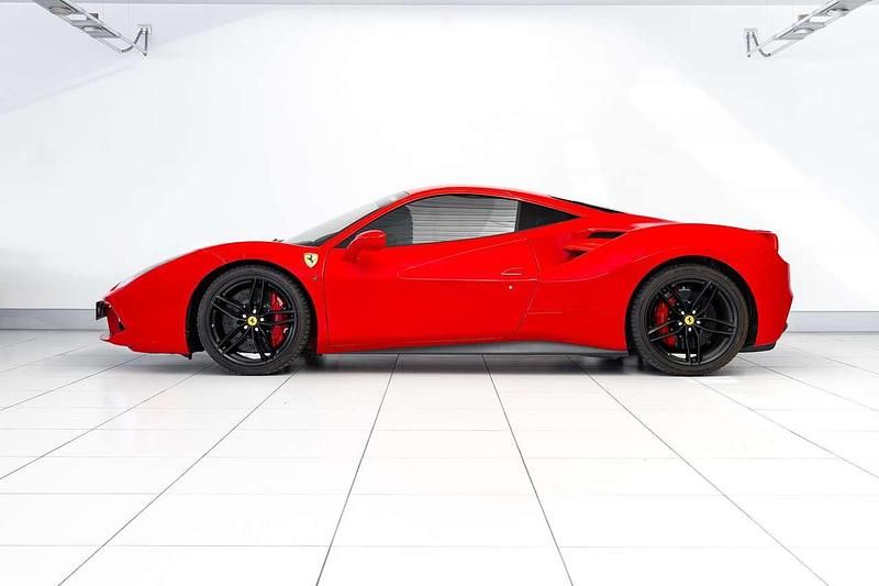 Usata Ferrari 488 670 CV (492 kW) 2016 Rosso Coupé