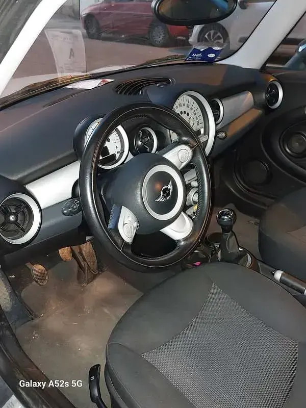 Usata Mini Cooper D 109 CV (80 kW) 2008 Beige Utilitaria