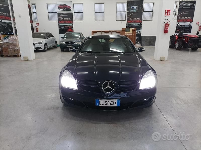 Usata Mercedes SLK200 163 CV (119 kW) 2005 Blu Cabrio
