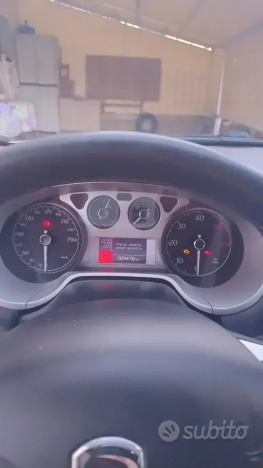 Usata Lancia Delta 120 CV (88 kW) 2009 Grigio Utilitaria