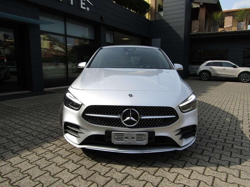 Begagnad Mercedes B220 Premium 190 HK (139 kW) 2023 Silver Minibuss