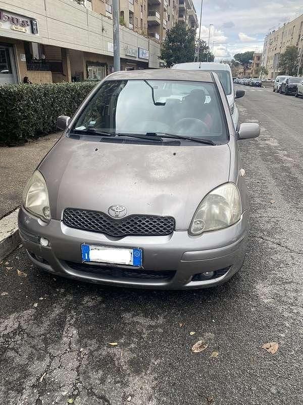 Usata Toyota Yaris 75 CV (55 kW) 2004 Berlina
