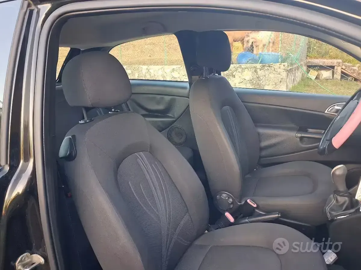 Usata Lancia Ypsilon 75 CV (55 kW) 2011 Nero Utilitaria
