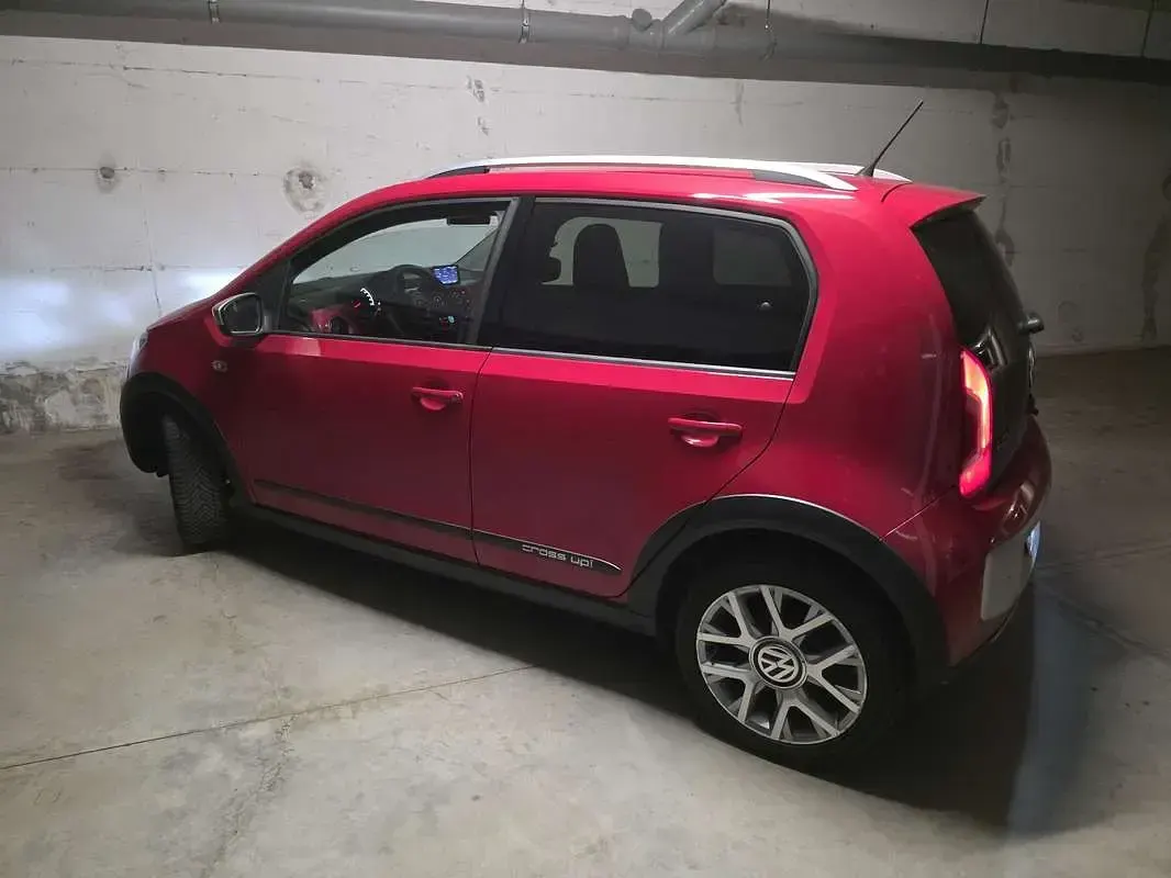 Usata VW up! 75 CV (55 kW) 2014 Rosso Utilitaria