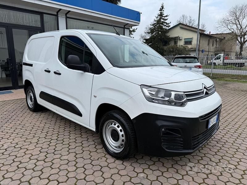 Usata Citroën Berlingo 102 CV (75 kW) 2021 Bianco Monovolume