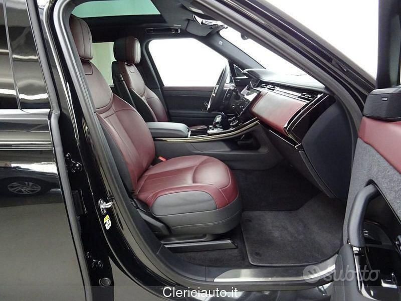 Usata Land Rover Range Rover Sport SE Dynamic 249 CV (183 kW) 2023 Santorini black SUV