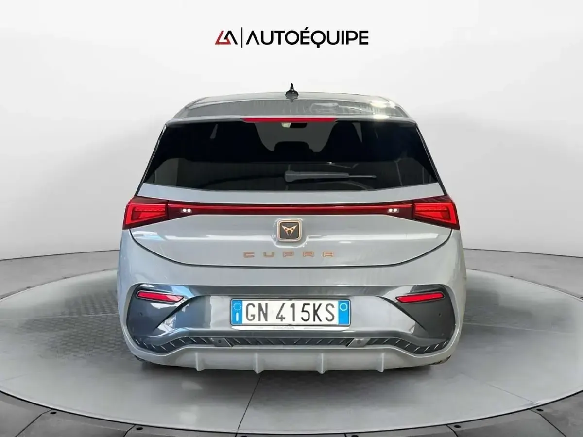 Usata Cupra Born 150 kW (204 CV) 2023 Grigio Utilitaria