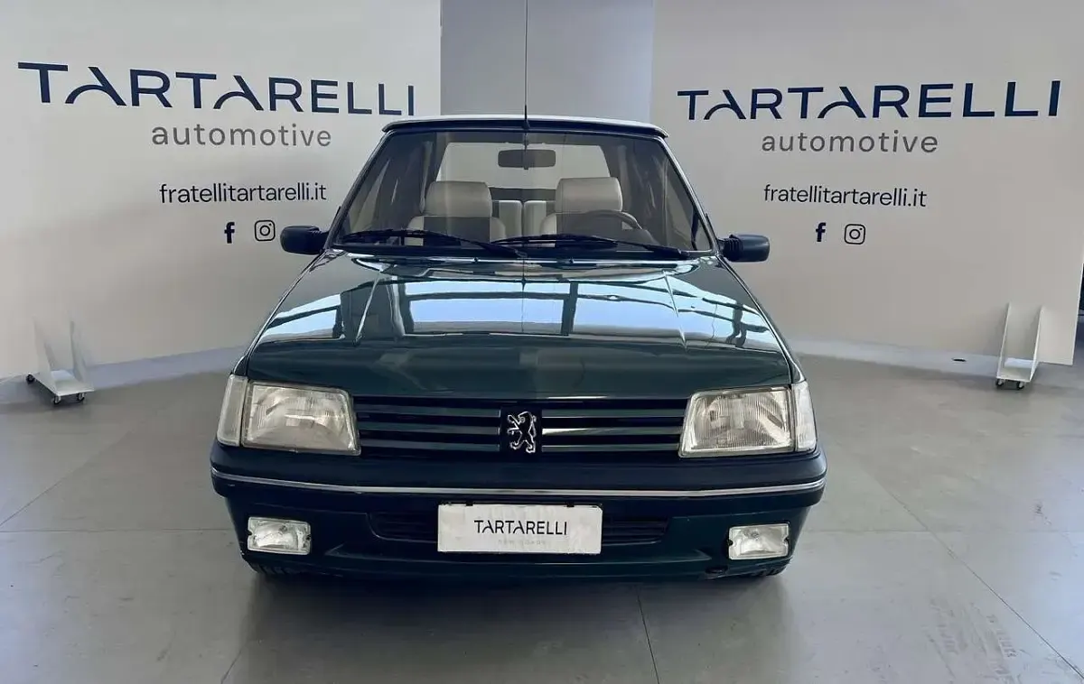 Usata Peugeot 205 Roland Garros 83 CV (61 kW) 1992 Verde Cabrio