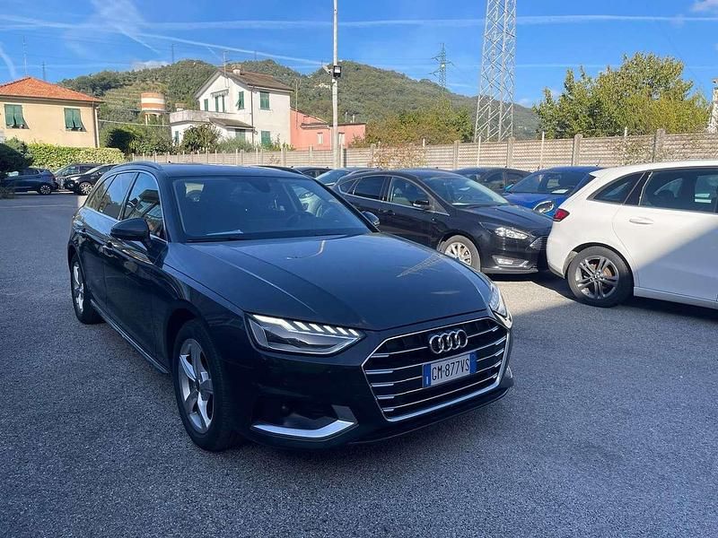 Usata Audi A4 Business 163 CV (119 kW) 2023 Grigio Station wagon