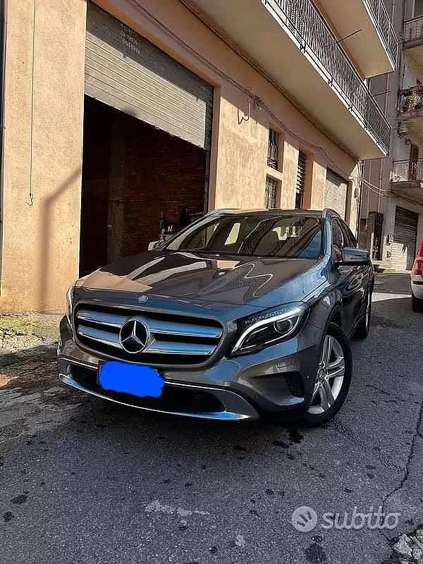 Usata Mercedes GLA200 136 CV (100 kW) 2015 Grigio SUV