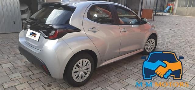 Usata Toyota Yaris Active 116 CV (85 kW) 2023 Grigio Utilitaria